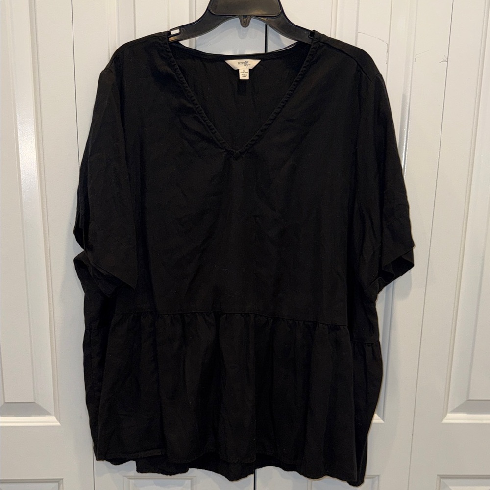 Terra & Sky Black‎ V-Neck Peplum Tunic